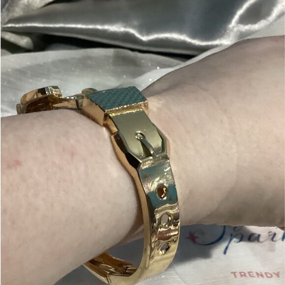Edgy Gold Belt Buckle Statement Hinged Bracelet Bangle - Picture 13 of 15